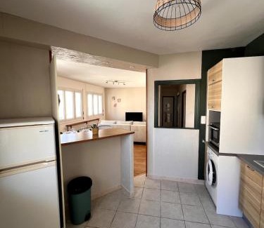 Roanne Apartment | Le Pasteur - Cosy and Central
