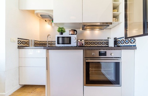 Voltaire - Saint Amour Apartment | Le Petit Chaponnay - Charming Apartment for 2 near Saxe Gambetta