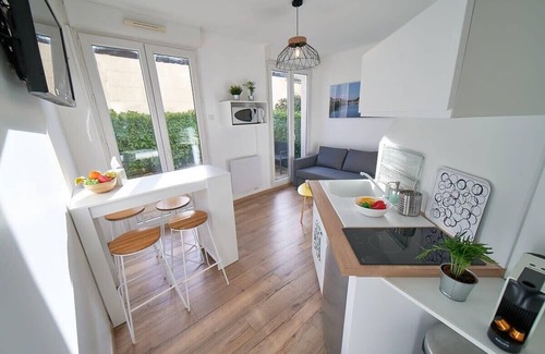 Villette Gare Apartment | Le petit Charial -terrasse privative-Part Dieu
