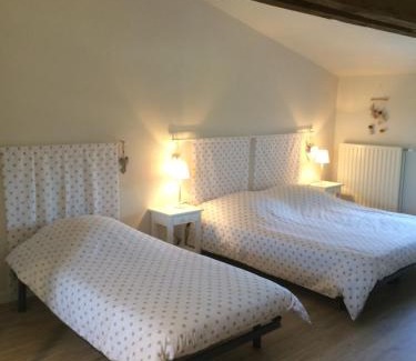 Saint-Malo-du-Bois House | LE PETIT MONTY Gite Cote Etang