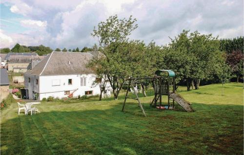 Botassart House | Le Petit Saule