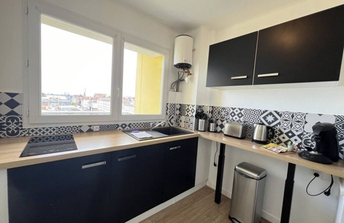 Calais City Center Apartment | Le Phare magnificent apartment with balcony