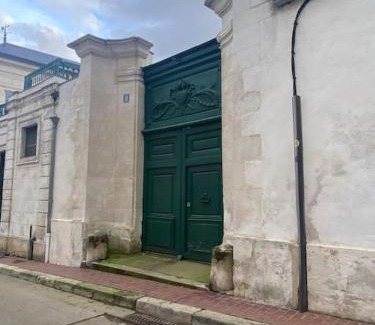 Auxerre Apartment | Le Philibert Roux Centre Ville d'Auxerre