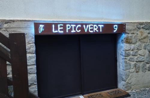 Pyrenees 2000 Ski Chalet | Le pic-vert