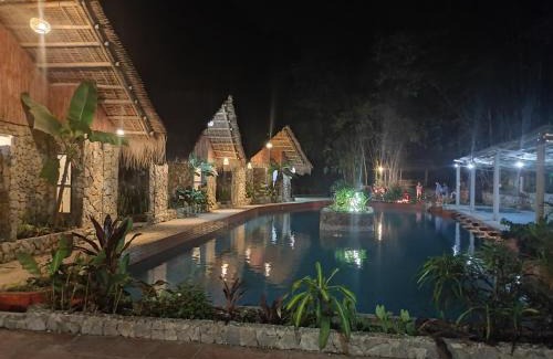 Lac Son Hotel | Le Pont Mu Waterfall Homestay