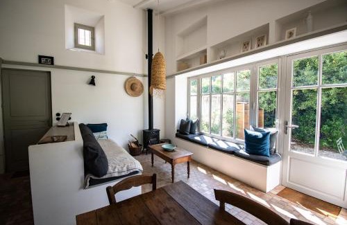 Couronne Urbaine House | Le Poulailler, private house with garden and parking