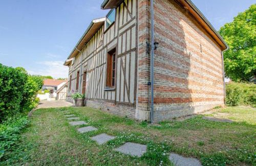 Laubressel House | Le presbytere