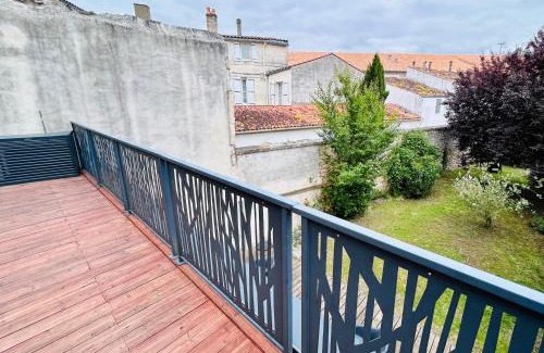 Rochefort Apartment | Le République - Logements avec jardin situés en plein cœur de ville et proche des thermes