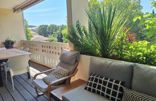 Couronne Urbaine Apartment | Le Rambot - appartement de charme avec grande terrasse parking centre ville - proche Bellegarde