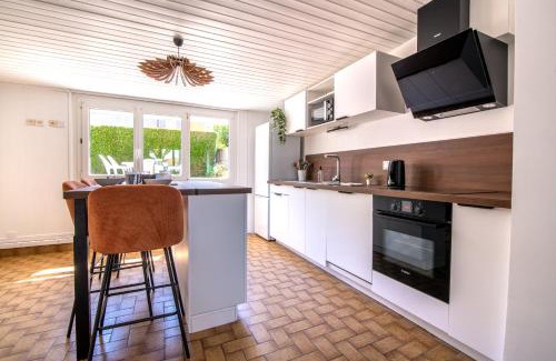 La Celle-sous-Gouzon House | Le Refuge - Maison spacieuse pour familles et professionnels - Proche Puy-du-F ou