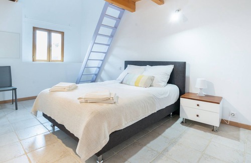 Montfrin House | Le Relais de Bellemaison