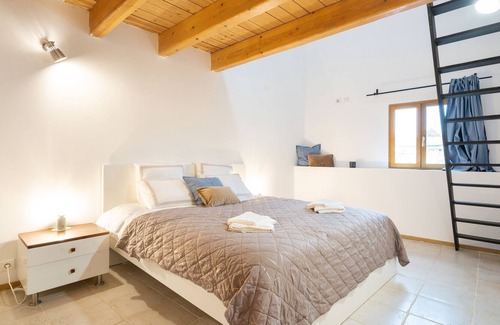 Montfrin House | Le Relais de Bellemaison