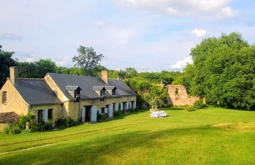 Pont-de-Ruan House | Le Relais de Chasse in a 12th-century Abbey, heated swimming pool.