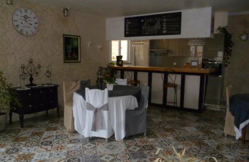 Montigny-le-Gannelon House | Le Relais de Montigny