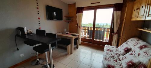 Thollon-les-Memises Apartment | Le repos du choucas