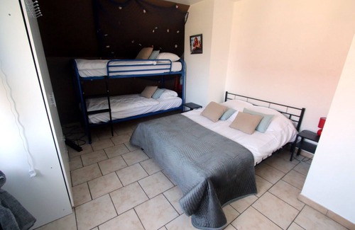 Uitkerke Bed & Breakfast | Le roi vous attend pour vous détendre au calme 5 min de la mer et du centre