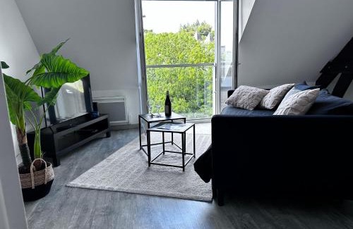 Chinon Apartment | Le Ronsard, vue sur forteresse