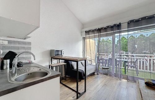 Palavas-les-Flots Apartment | Le Scarlett - Piscine, parking et proche plage
