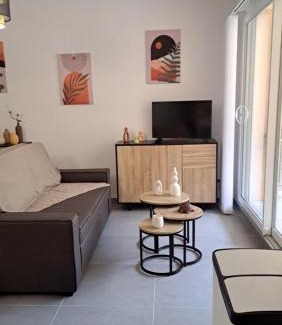 Cavaliere Apartment | Le SNOOKYBAY