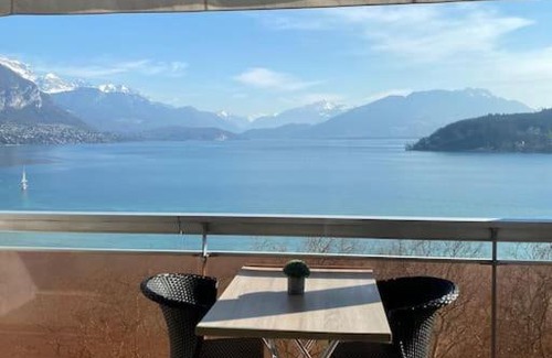 Annecy Apartment | LE SOLAVUE 150 M2 VUE EXCEPTIONNELLE SUR LE LAC