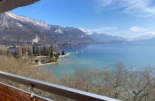 Annecy Apartment | LE SOLAVUE 150 M2 VUE EXCEPTIONNELLE SUR LE LAC