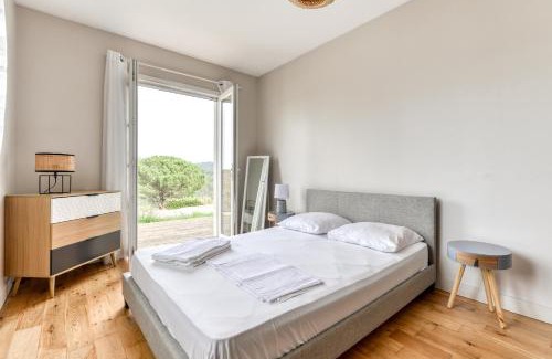 Carcassonne Apartment | Le Soleil du Lac - Parking Privatif - Terrasse - Netflix - Clim