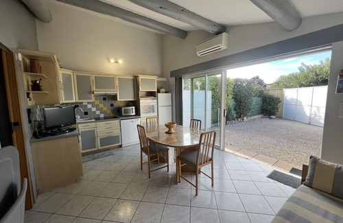 L'Isle-sur-la-Sorgue House | LE SOLEILLANT Provençal house with swimming pool, Private garden,PK,pets allowed