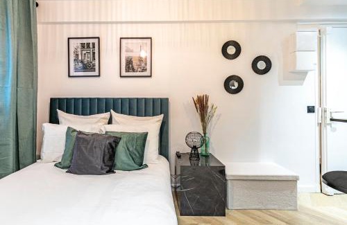 L'Europe Apartment | Le Studio Du Parc Monceau