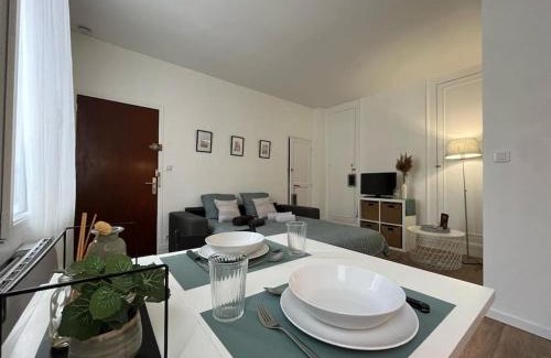 Fontainebleau Apartment | Le Studio Noir et Blanc
