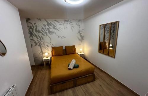 Centre Ville Apartment | Le tropical - hyper centre - patio - wifi