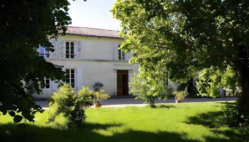 Reaux Bed & Breakfast | Le Vieux Noyer
