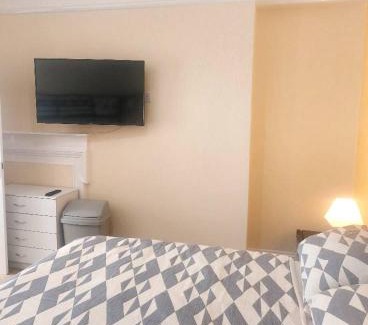 Bournemouth Bed & Breakfast | Lea Hurst B & B