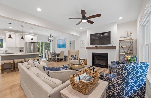 Kennebunk House | Leah Lane - Bright & Renovated Kennebunk Beach House