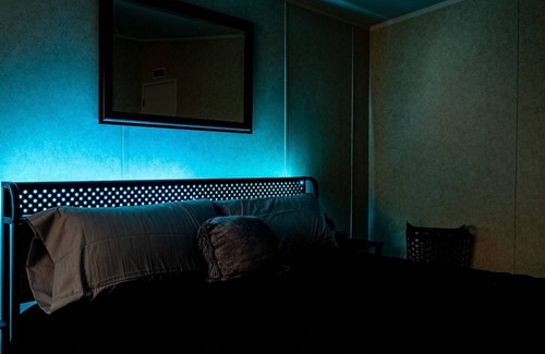Yuma House | LED King Bed w/ 2 queens