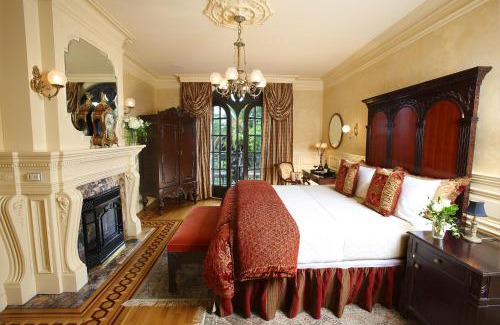 Sonoma Hotel | Ledson Hotel & Zina Lounge