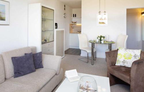 List House | Lee