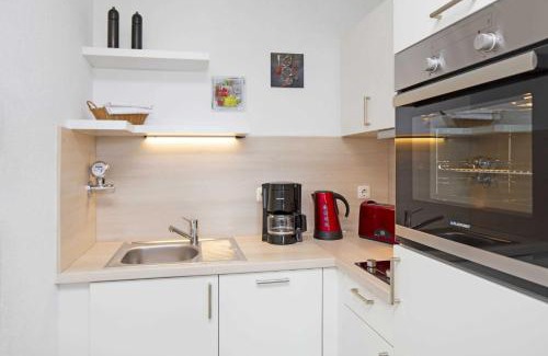 List House | Lee