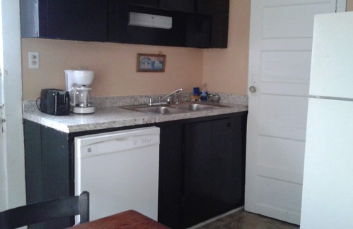 Leonidas House | Lee's Pride A New Orleans Guest House Nightly Weekly Monthly