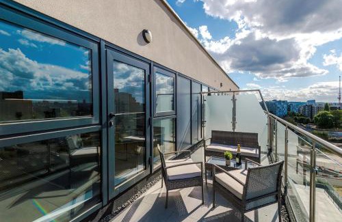 Leeds Apartment | Leeds City Centre - 2 bed Penthouse with balcony