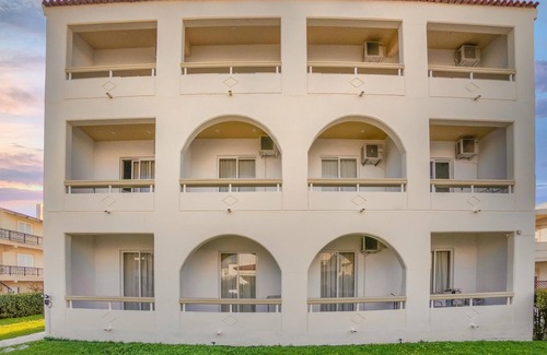 Ialyssos House | Lefteris Insta-worthy Studio with Balcony