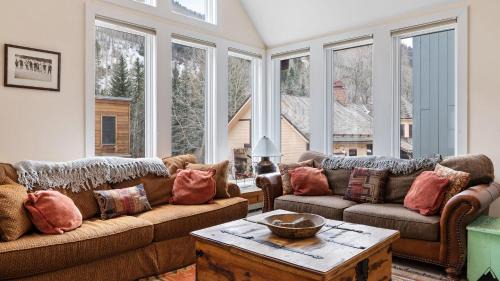 Telluride House | Legacy House by AvantStay Beautiful 4BDR Home in Great Location w Hot Tub