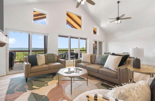 Kimberling City House | Legacy Lakeside Retreat