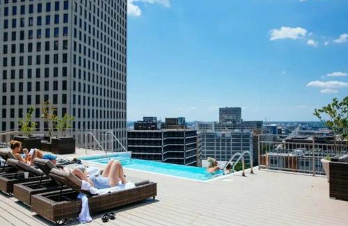 Central Business District Apartment | Legacy Suites Steps from the French Quarter Superdome Casino Bourbon St With Gym & Pool