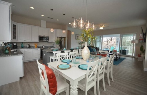 Marineland Acres House | Legasea Beachside Heated Swim Spa Fenced Yard