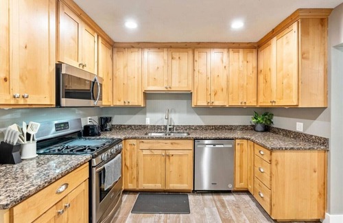 Lehi House | Lehi Getaway | Newly remodeled | Hot Tub