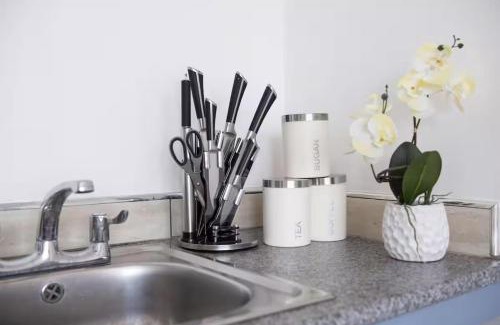 Welford Apartment | Leicester1BR-WiFi-ModernApt-Kitchen-Sleeps2