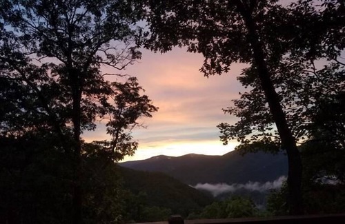 Waynesville House | Leins Lodge Luxury Home with Stunning Mountain Views