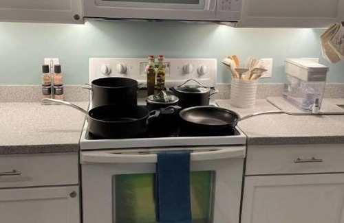 Lake Michigan Beach House | leisurely mile from 🐩 friendly Lake Michigan beach, HOT TUB 🥵 AVAILABLE!