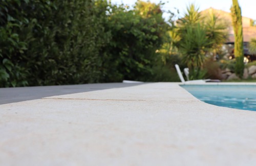 Balaruc-les-Bains Apartment | lemodernlounge, cozy garden level near Bassin de Thau, SETE and the beaches