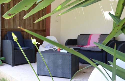 Balaruc-les-Bains Apartment | lemodernlounge, cozy garden level near Bassin de Thau, SETE and the beaches